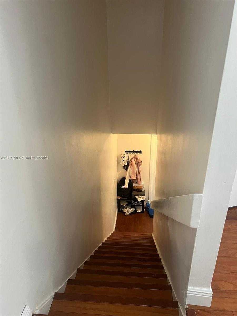 Small Image of 9351 FONTAINEBLEAU BLVD #B417, Miami Number 14