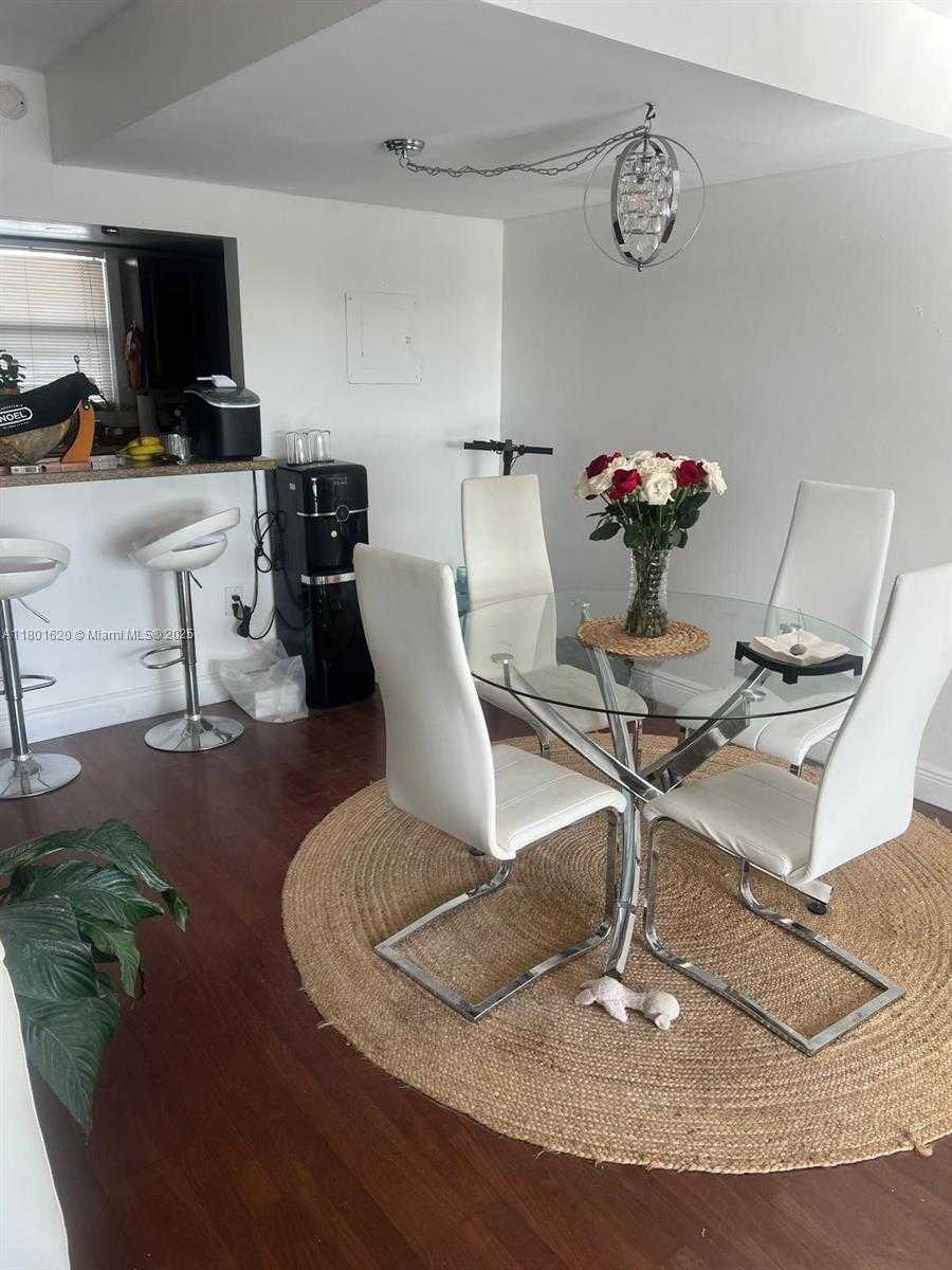 Small Image of 9351 FONTAINEBLEAU BLVD #B417, Miami Number 4