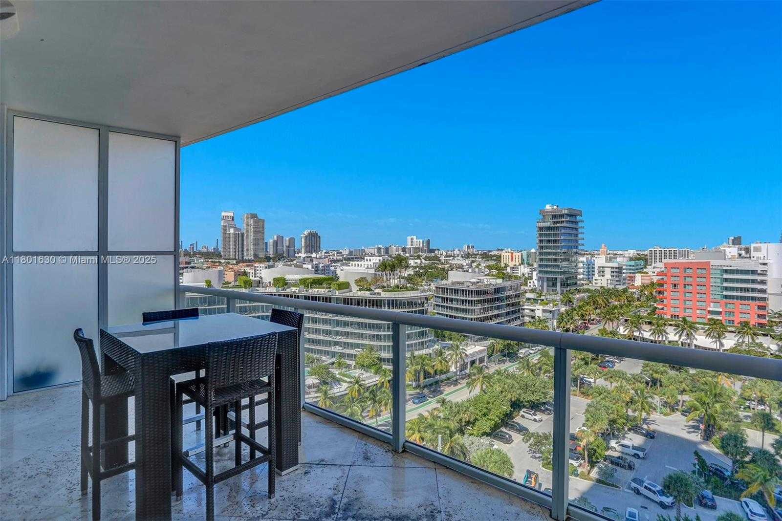 Small Image of 50 SOUTH POINTE DR #1407, Miami Beach Number 14