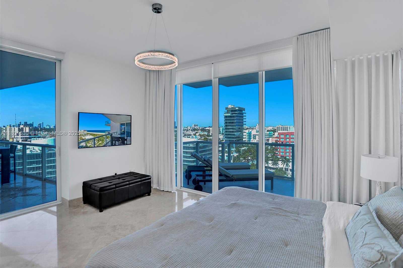 Small Image of 50 SOUTH POINTE DR #1407, Miami Beach Number 23