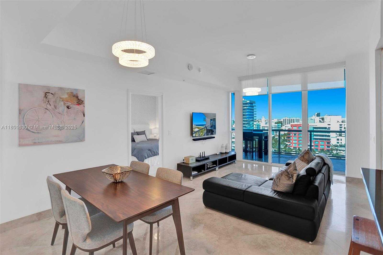 Small Image of 50 SOUTH POINTE DR #1407, Miami Beach Number 6