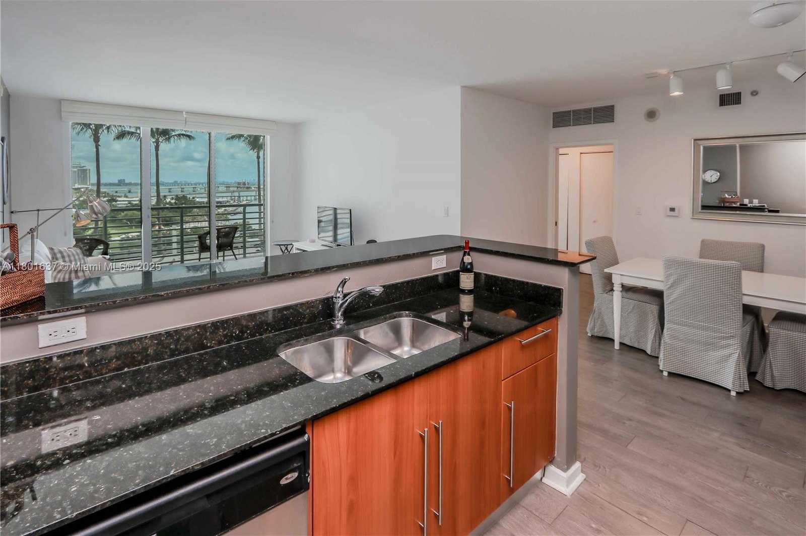 Small Image of 325 SOUTH BISCAYNE BLVD #1422, Miami Number 15