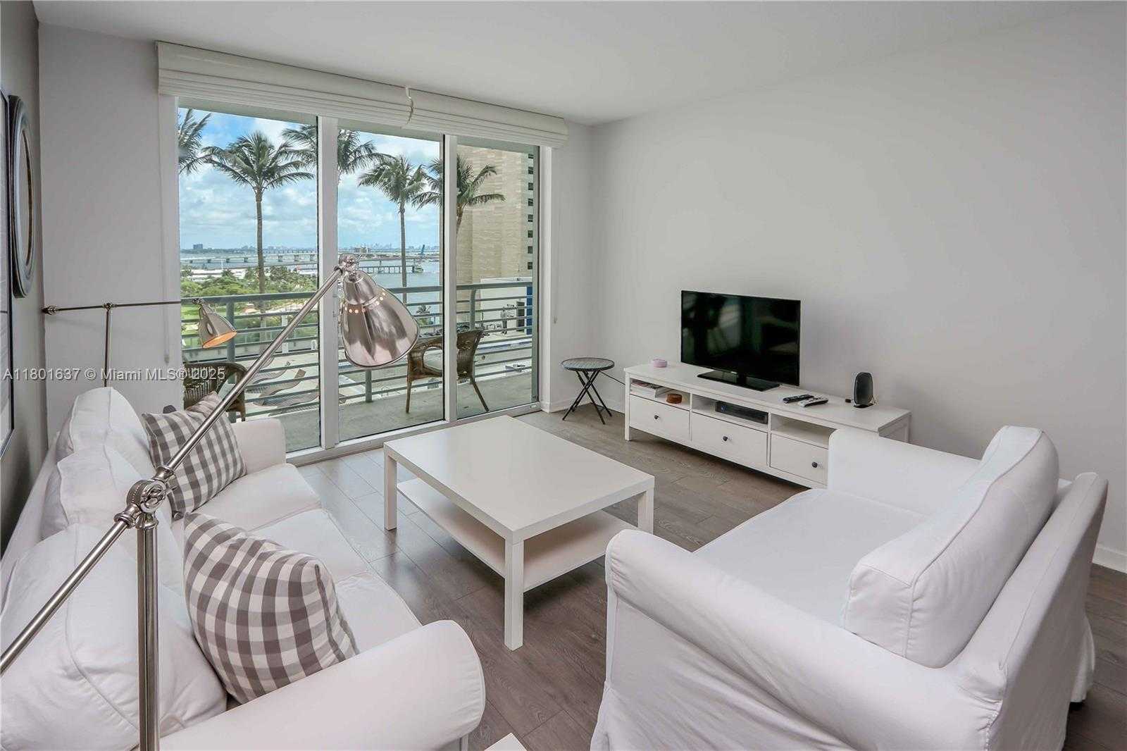 Small Image of 325 SOUTH BISCAYNE BLVD #1422, Miami Number 16