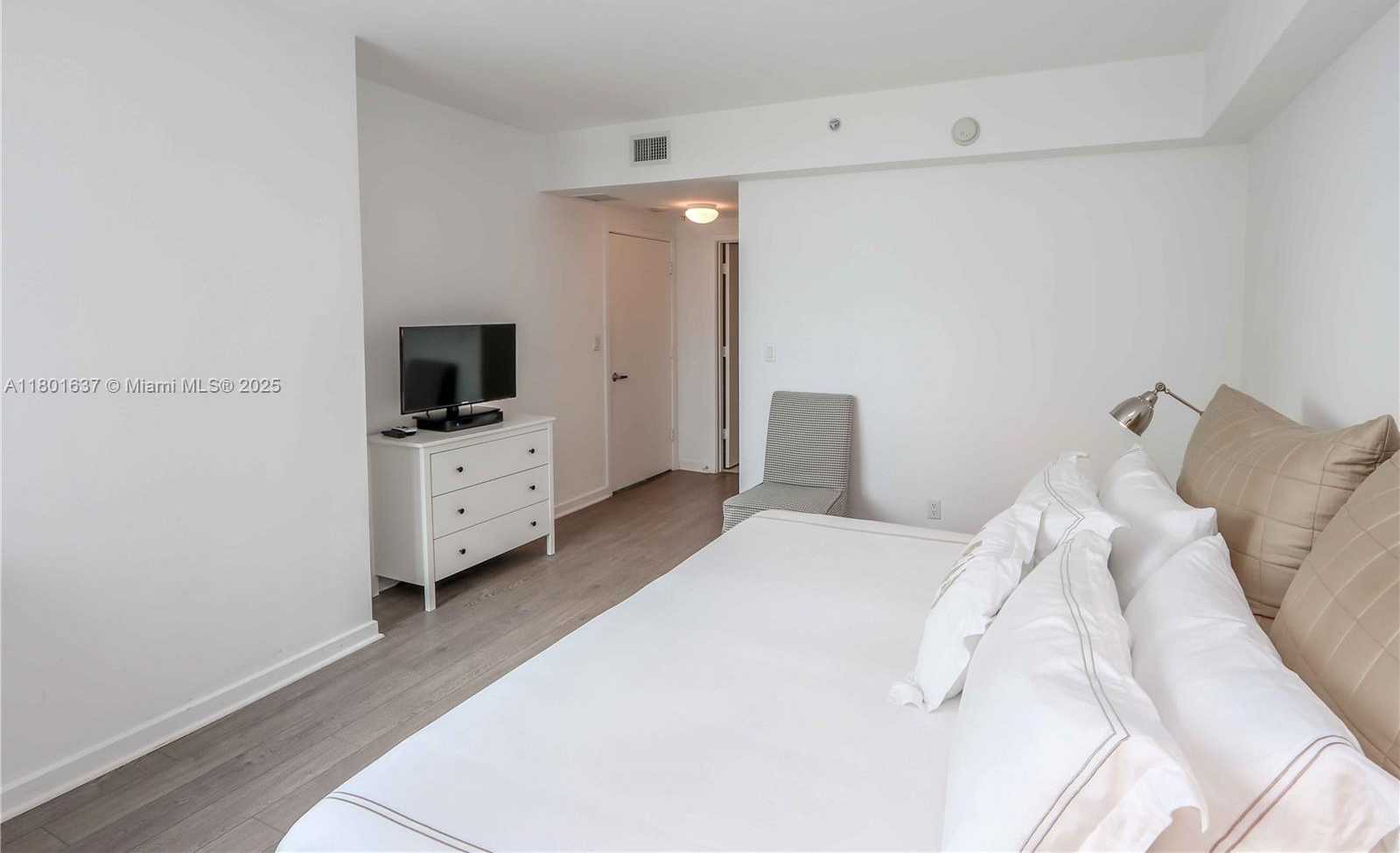 Small Image of 325 SOUTH BISCAYNE BLVD #1422, Miami Number 18
