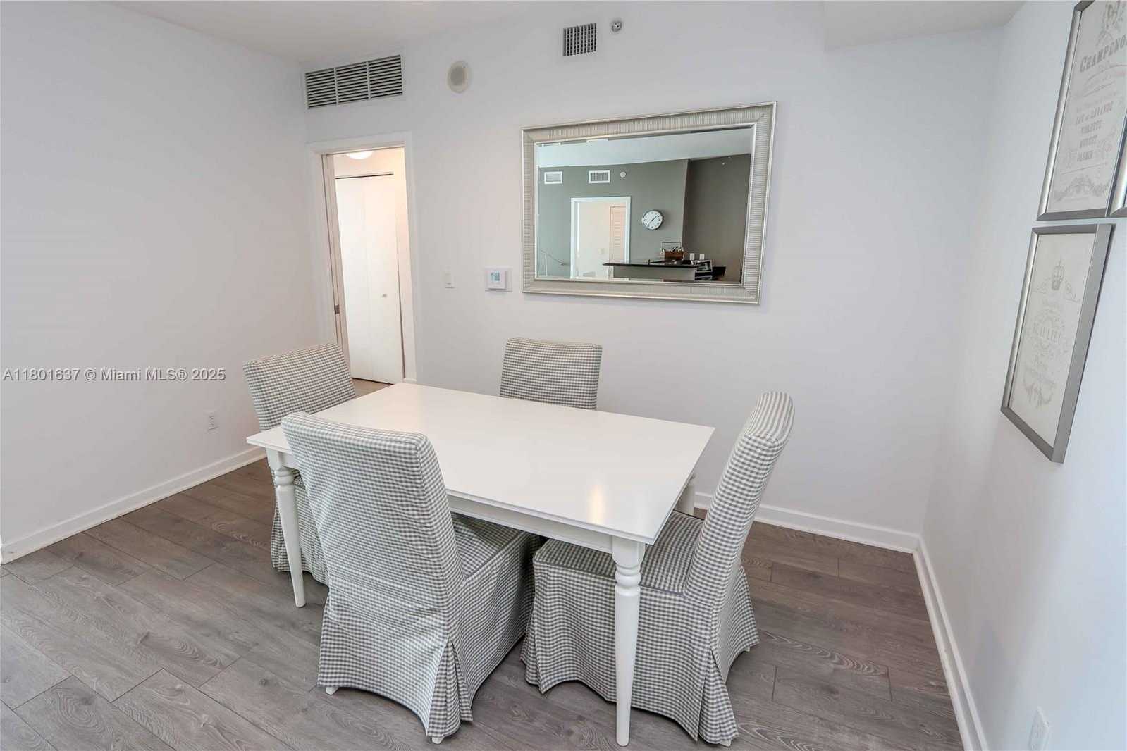 Small Image of 325 SOUTH BISCAYNE BLVD #1422, Miami Number 9