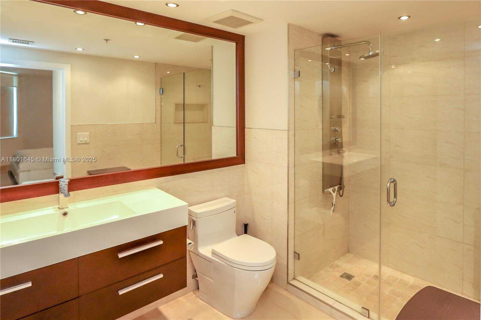 Small Image of 335 SOUTH BISCAYNE BLVD #807, Miami Number 13