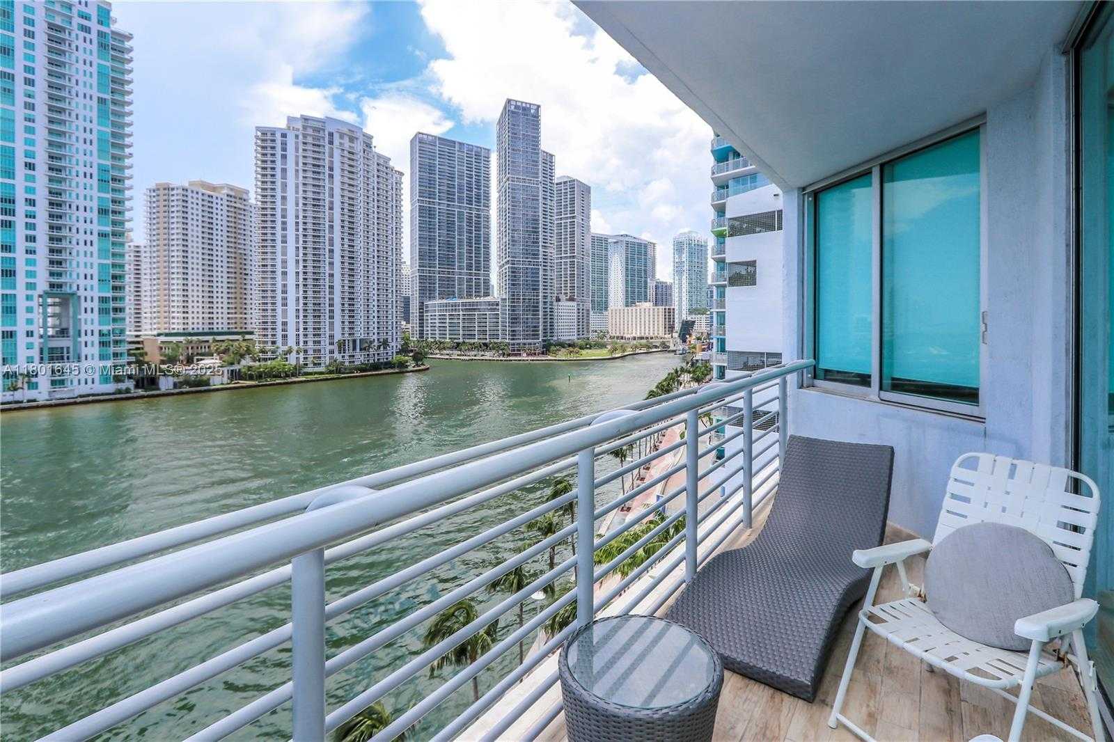 Small Image of 335 SOUTH BISCAYNE BLVD #807, Miami Number 2