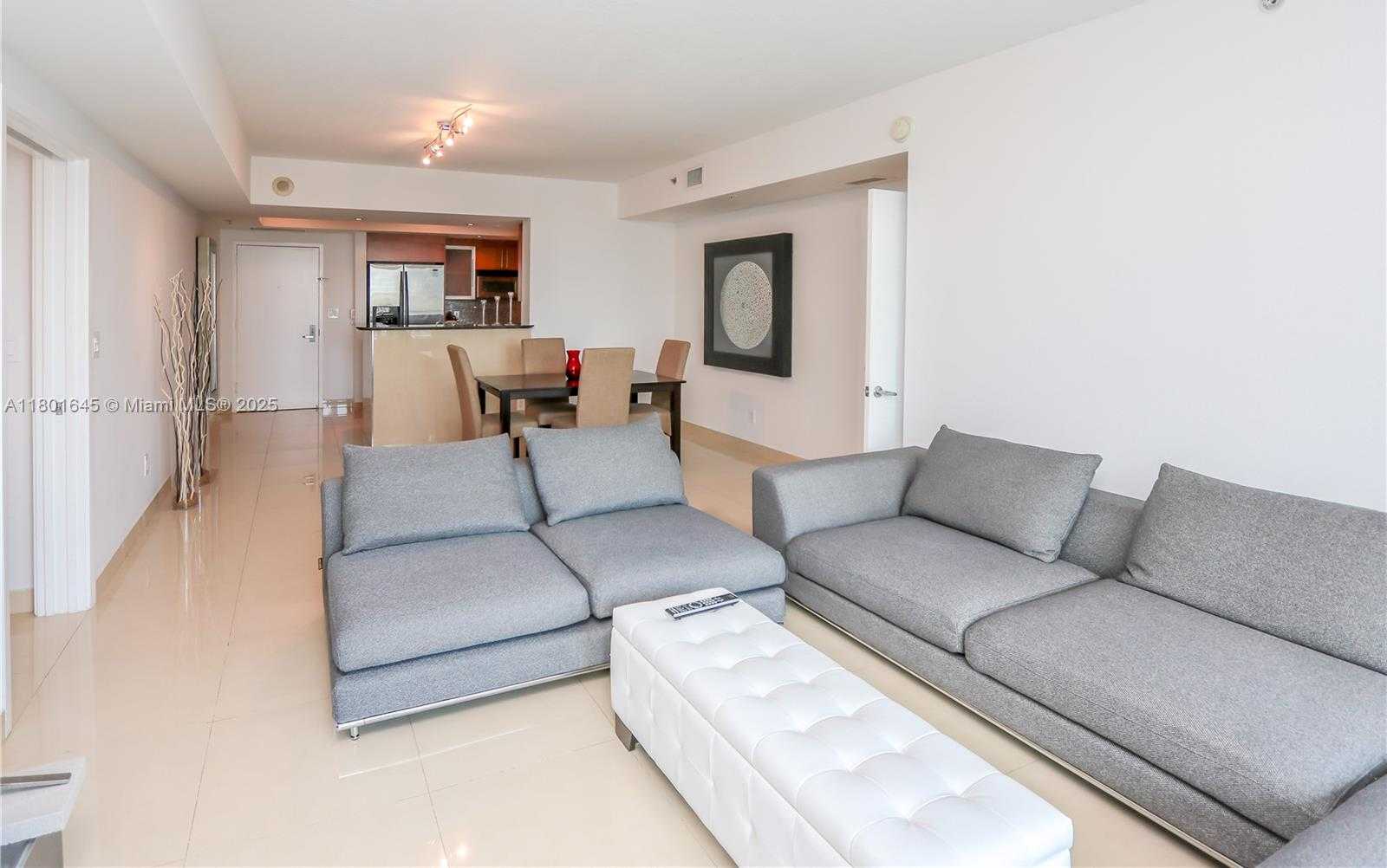 Small Image of 335 SOUTH BISCAYNE BLVD #807, Miami Number 6