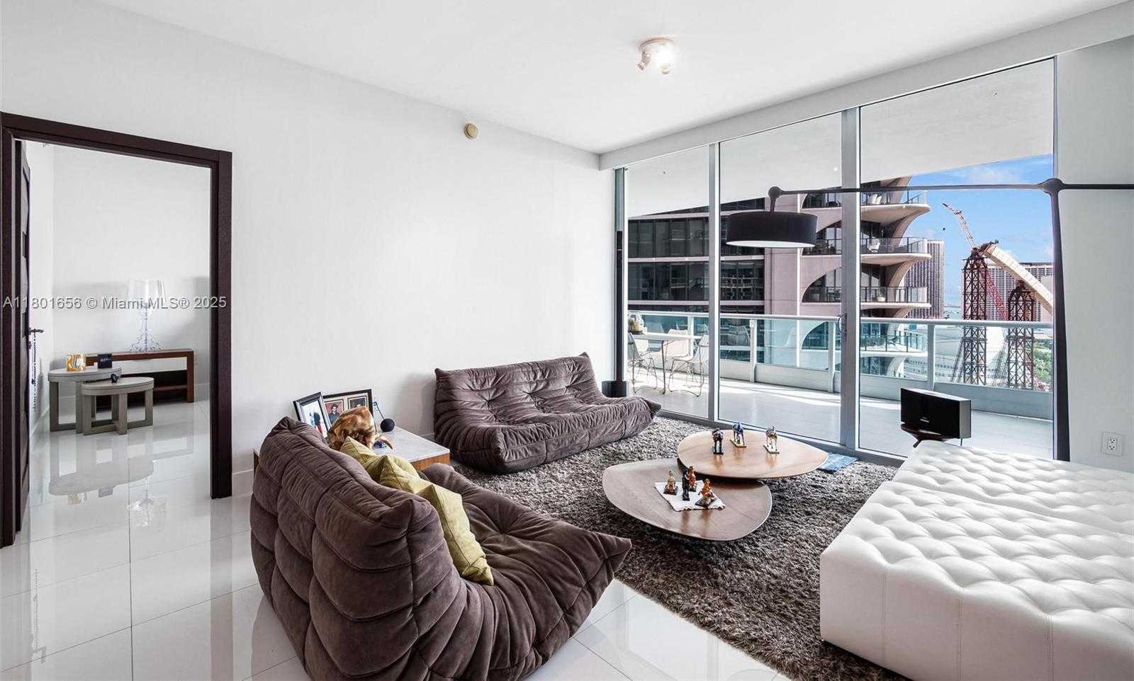 Small Image of 900 BISCAYNE BLVD #2208, Miami Number 11