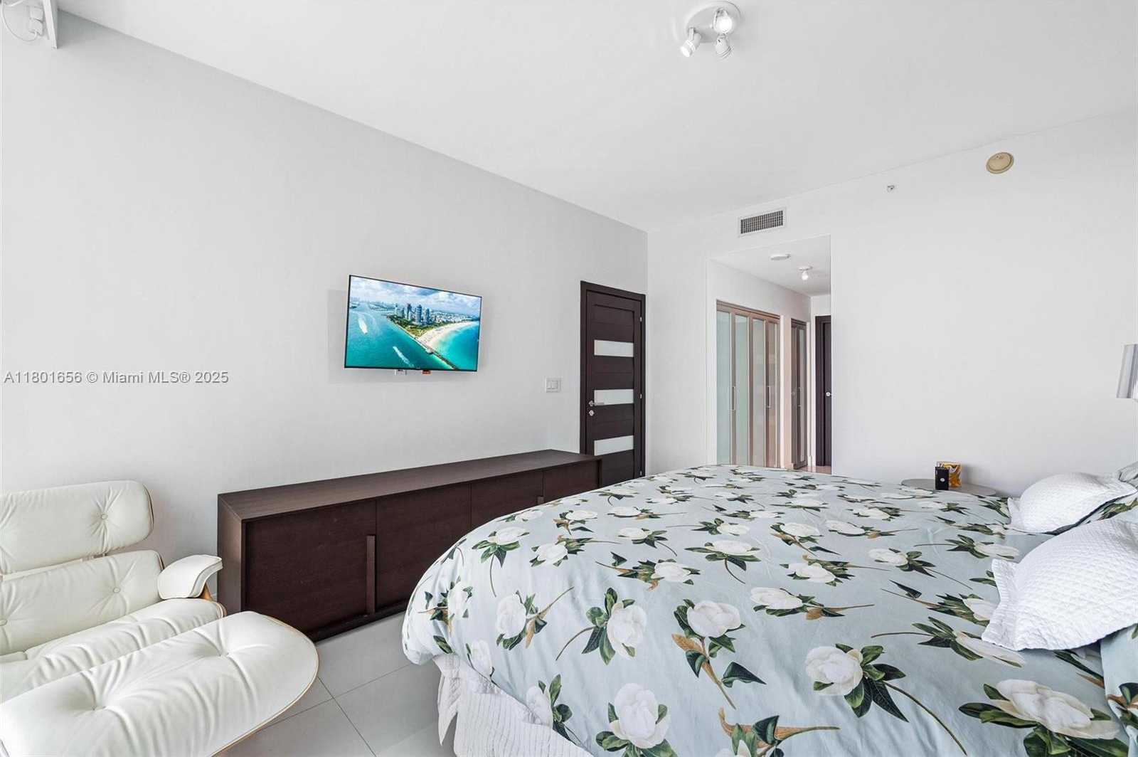 Small Image of 900 BISCAYNE BLVD #2208, Miami Number 14