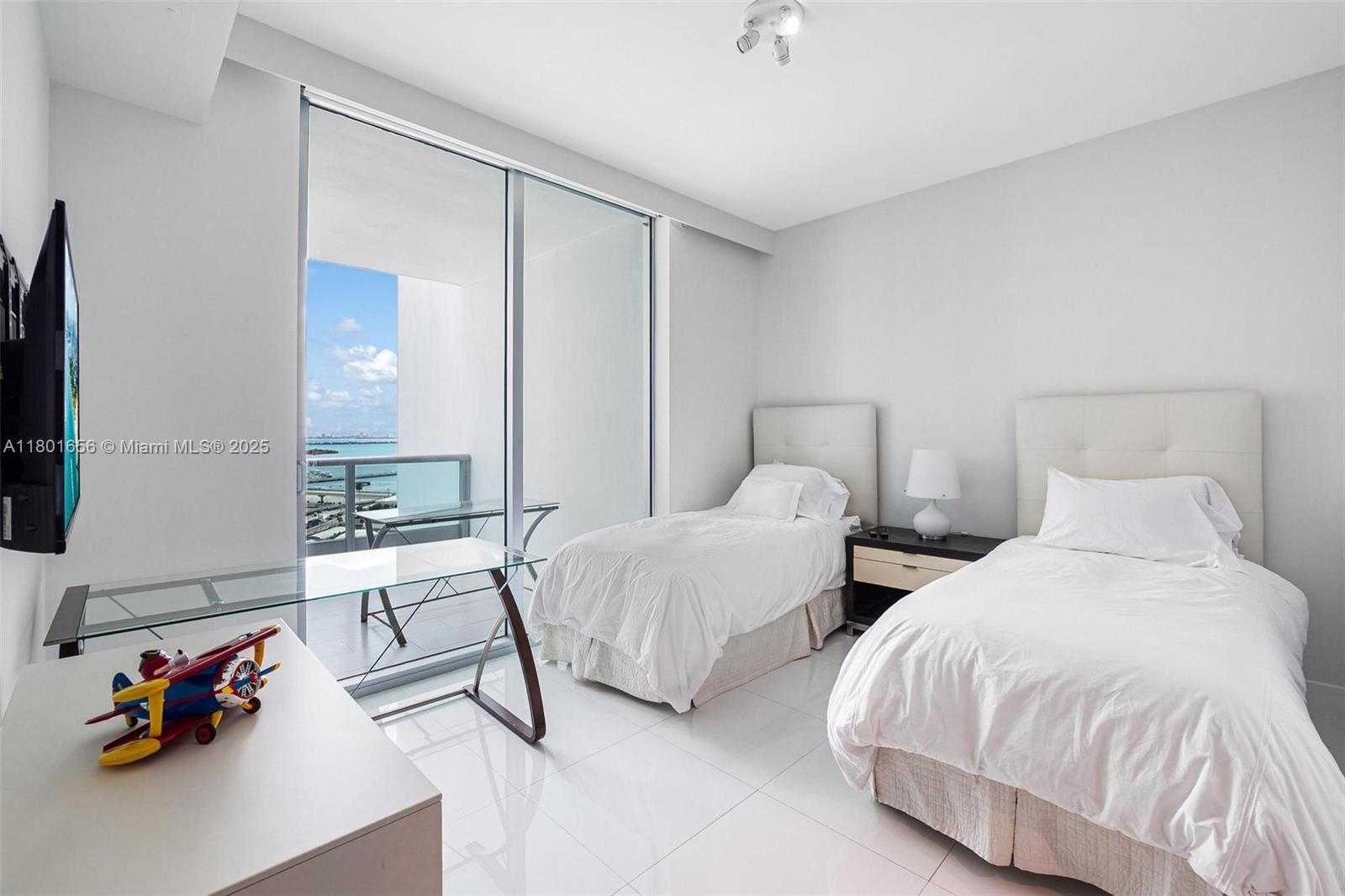 Small Image of 900 BISCAYNE BLVD #2208, Miami Number 18