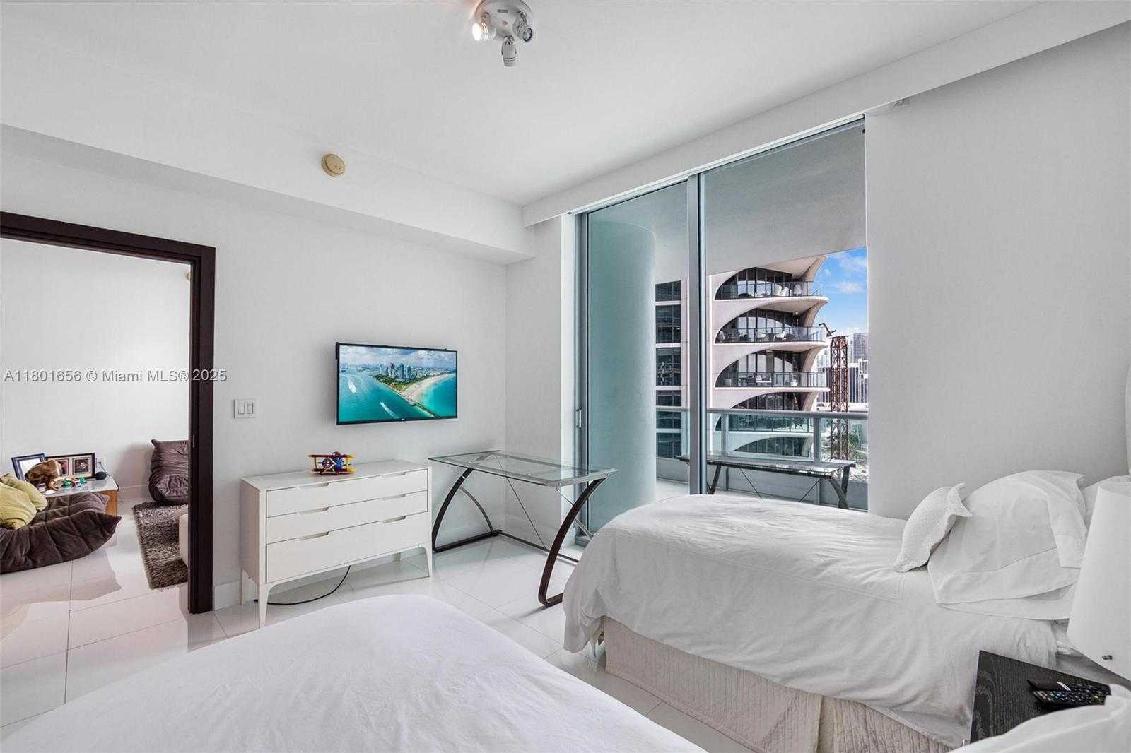 Small Image of 900 BISCAYNE BLVD #2208, Miami Number 19