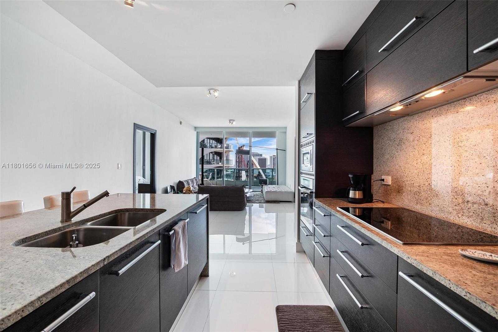 Small Image of 900 BISCAYNE BLVD #2208, Miami Number 3