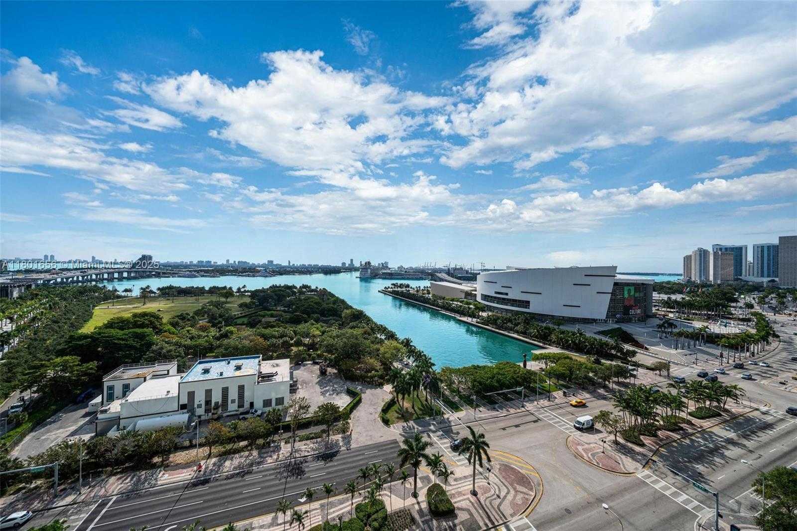Small Image of 900 BISCAYNE BLVD #2208, Miami Number 5
