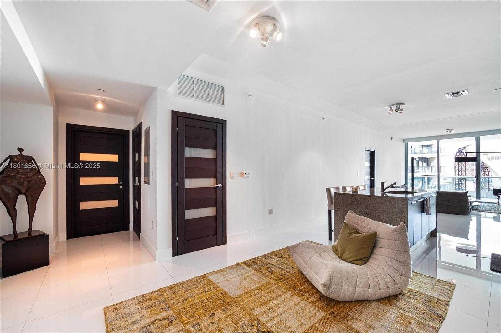Small Image of 900 BISCAYNE BLVD #2208, Miami Number 6