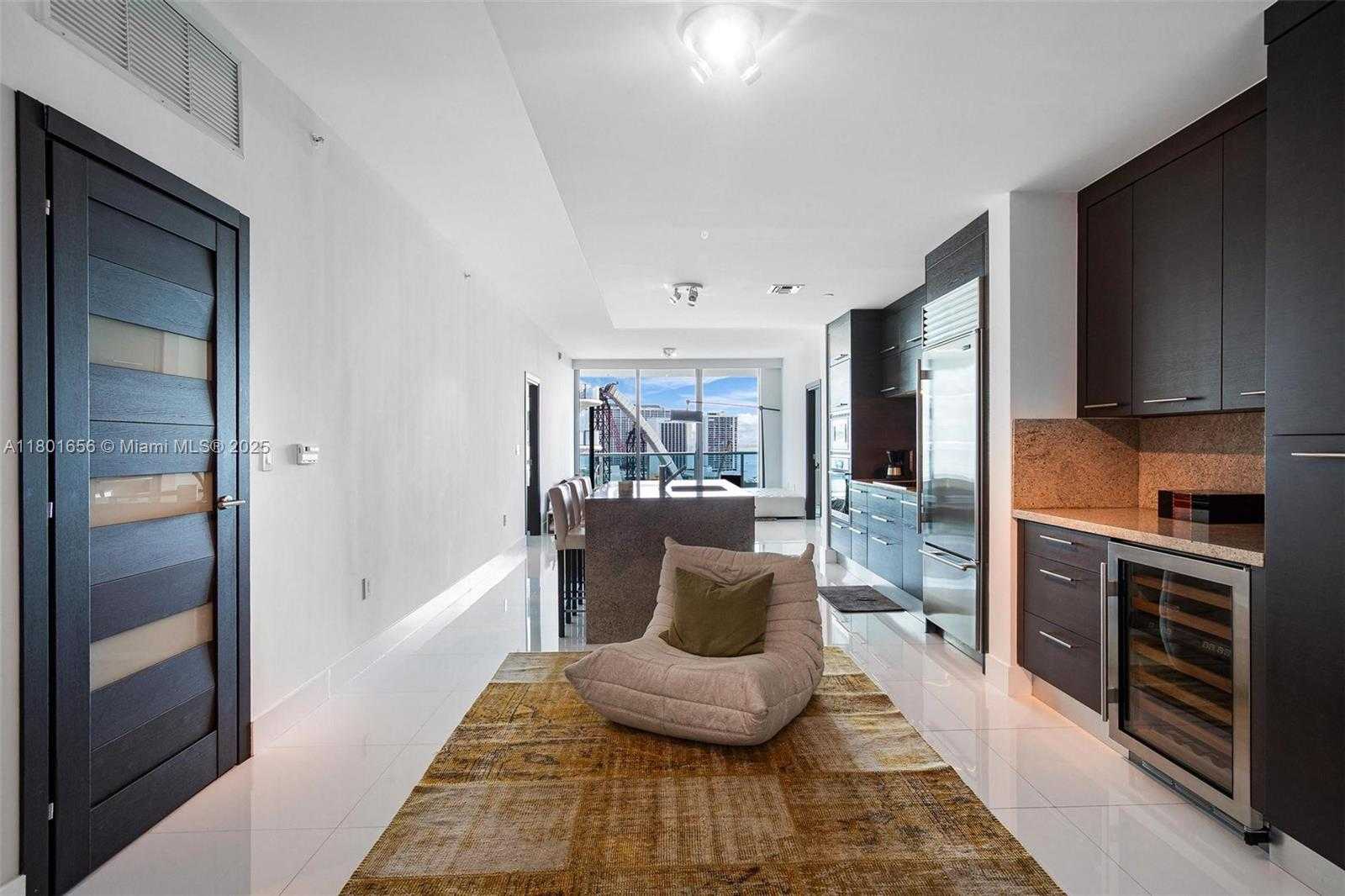 Small Image of 900 BISCAYNE BLVD #2208, Miami Number 8