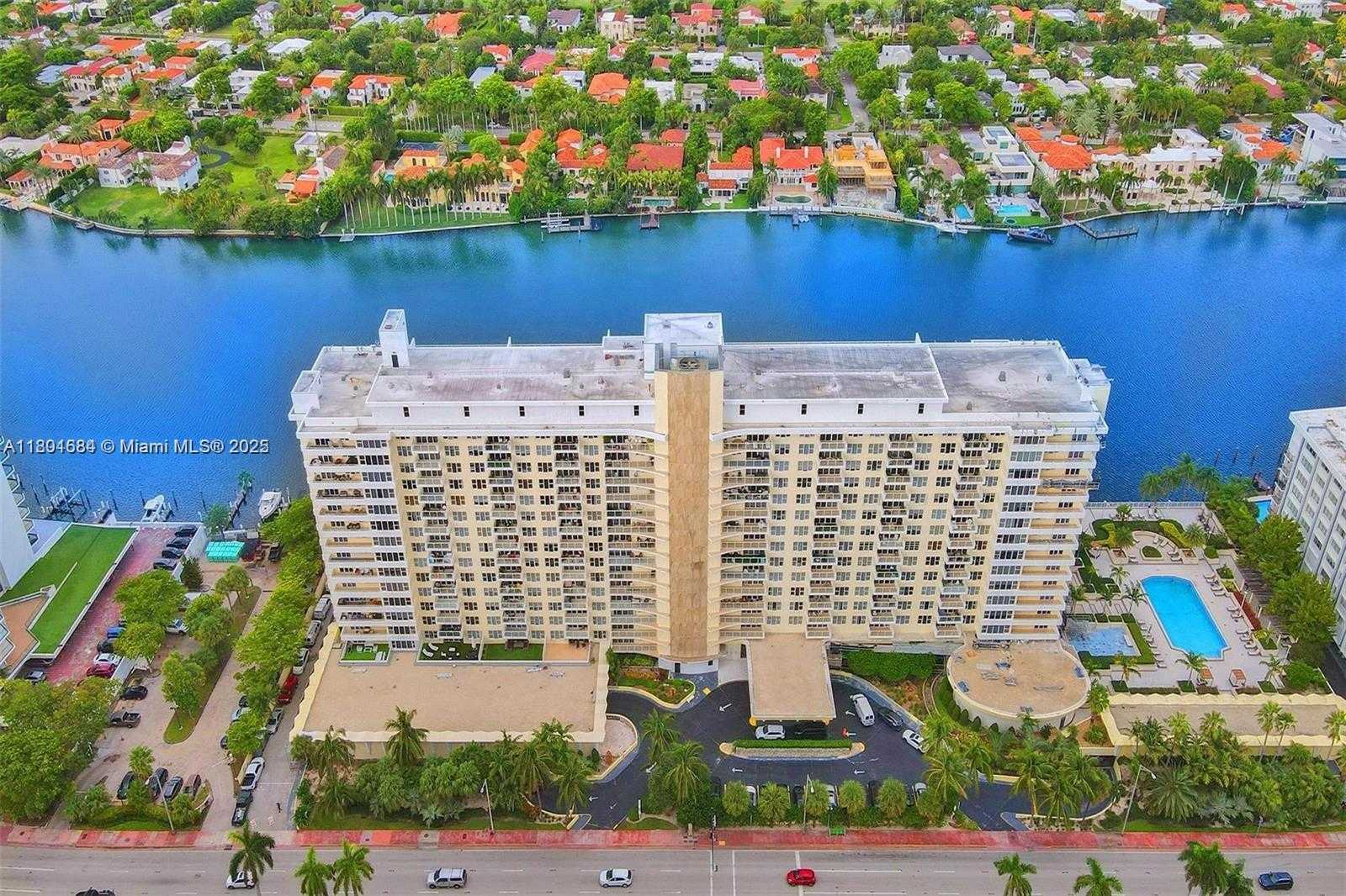 Small Image of 5600 COLLINS AVE #14B, Miami Beach Number 10