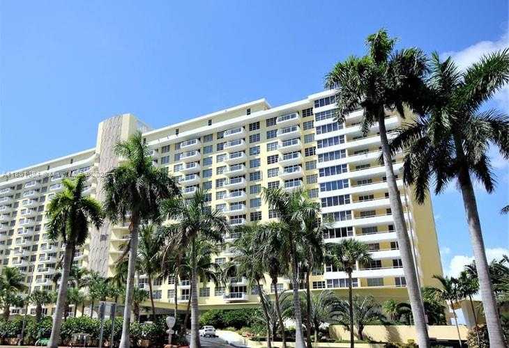 Small Image of 5600 COLLINS AVE #14B, Miami Beach Number 3