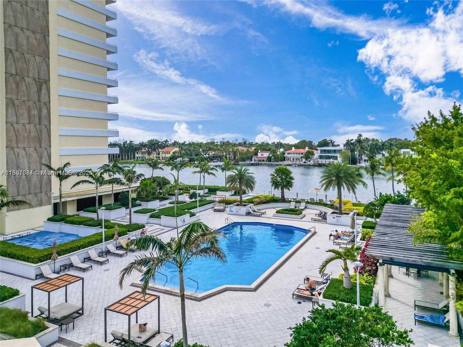 Small Image of 5600 COLLINS AVE #14B, Miami Beach Number 8