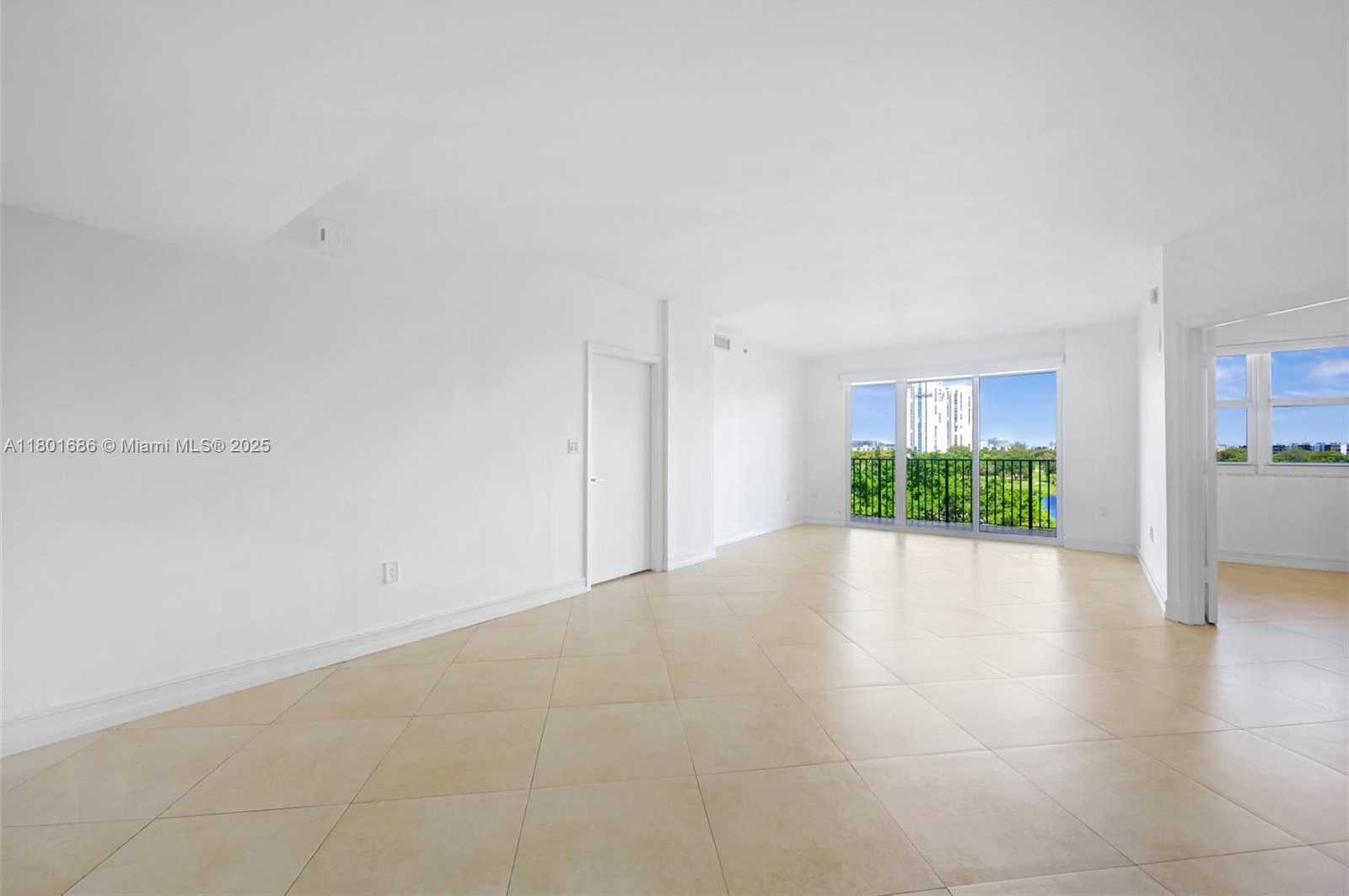Small Image of 20000 EAST COUNTRY CLUB DR #606, Aventura Number 18