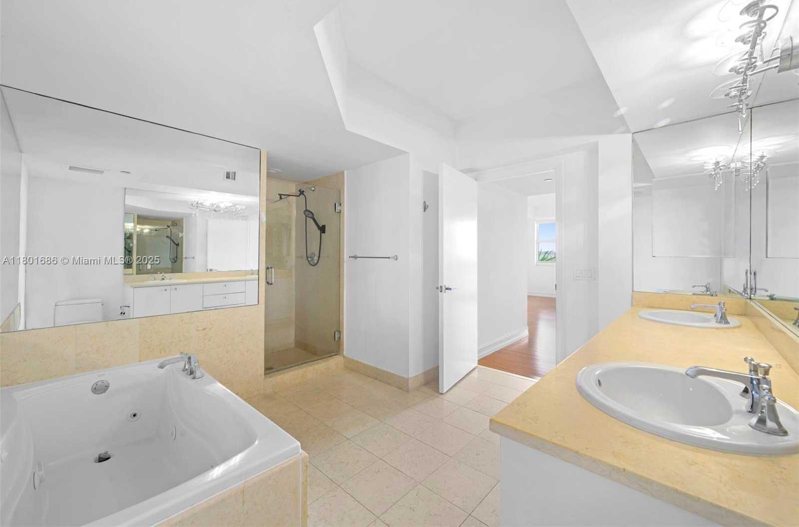 Small Image of 20000 EAST COUNTRY CLUB DR #606, Aventura Number 37