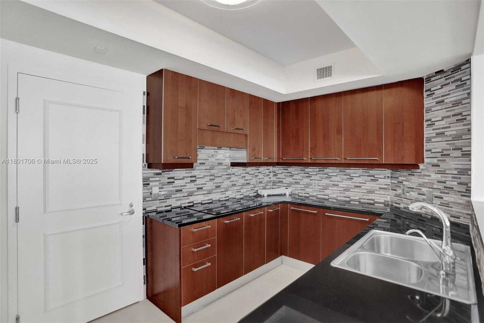 Small Image of 3101 SOUTH OCEAN DR #2005 (available June 1), Hollywood Number 14