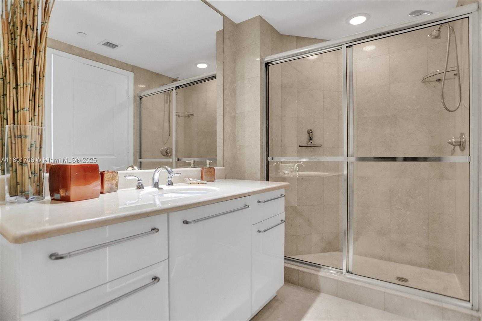 Small Image of 3101 SOUTH OCEAN DR #2005 (available June 1), Hollywood Number 25