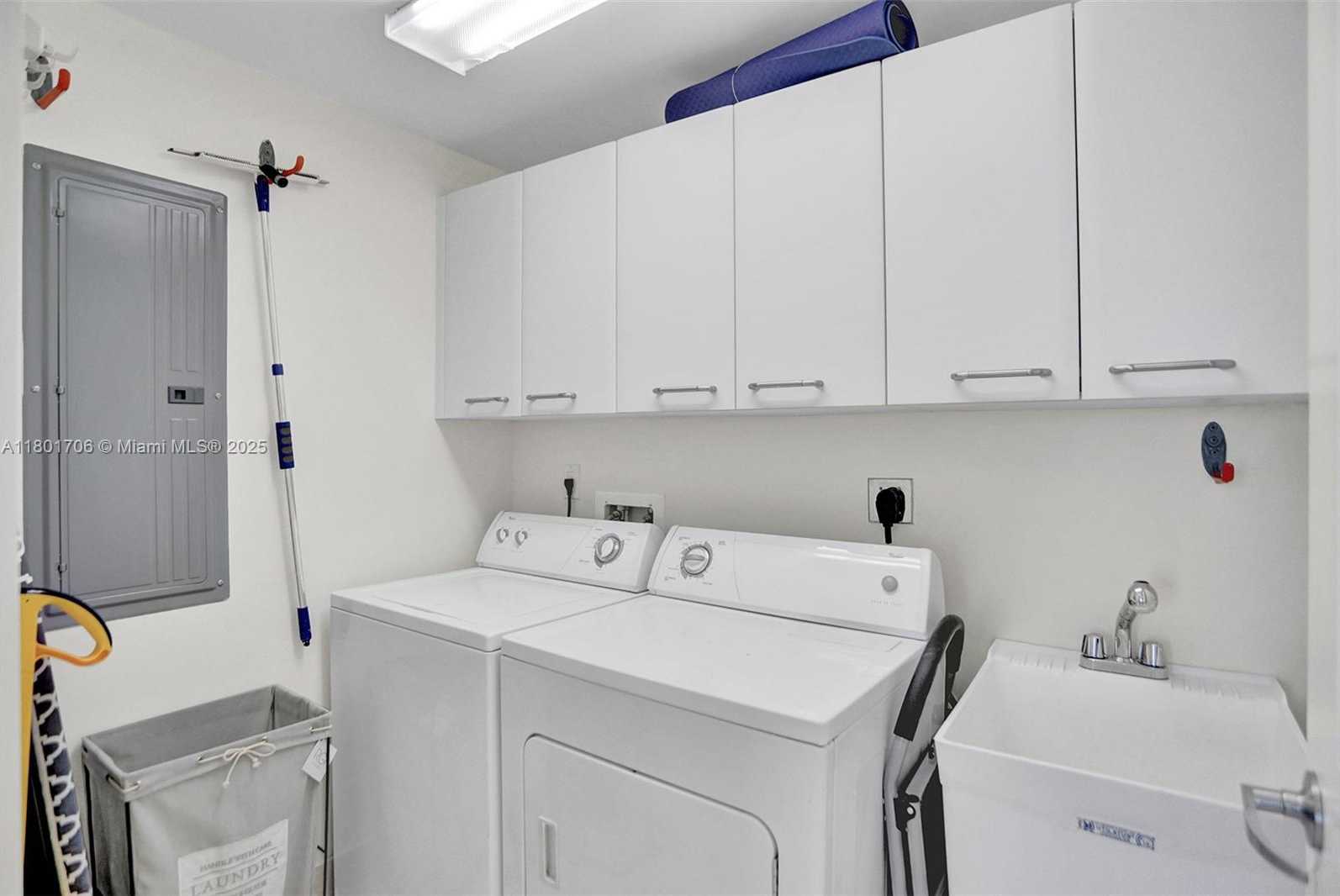 Small Image of 3101 SOUTH OCEAN DR #2005 (available June 1), Hollywood Number 26