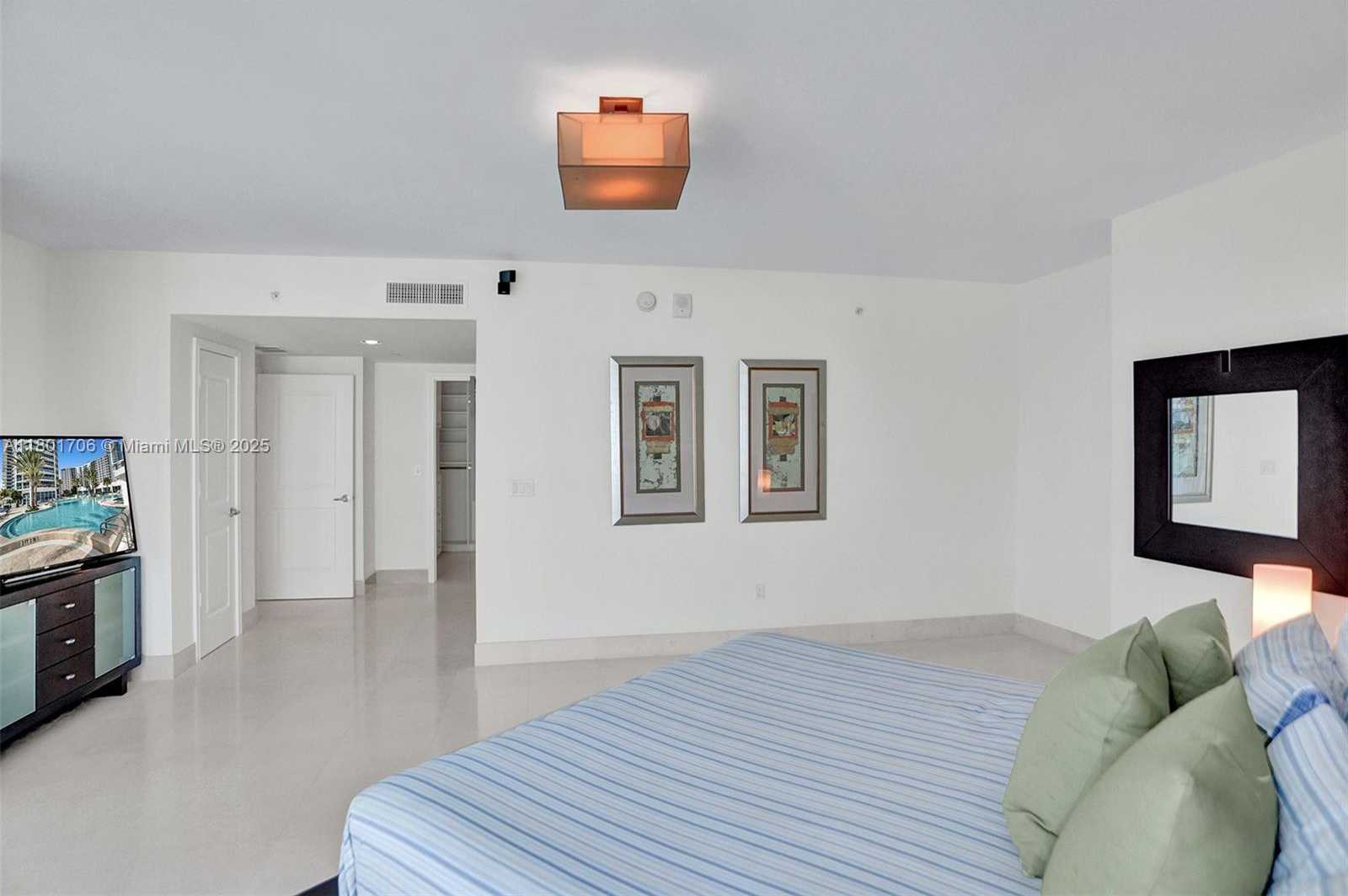 Small Image of 3101 SOUTH OCEAN DR #2005 (available June 1), Hollywood Number 29