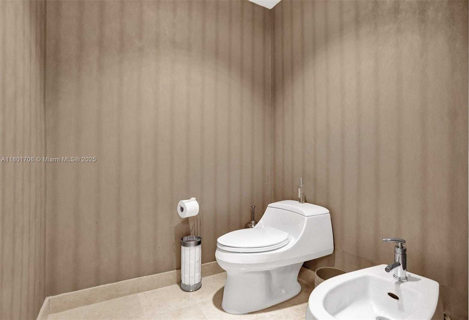 Small Image of 3101 SOUTH OCEAN DR #2005 (available June 1), Hollywood Number 33