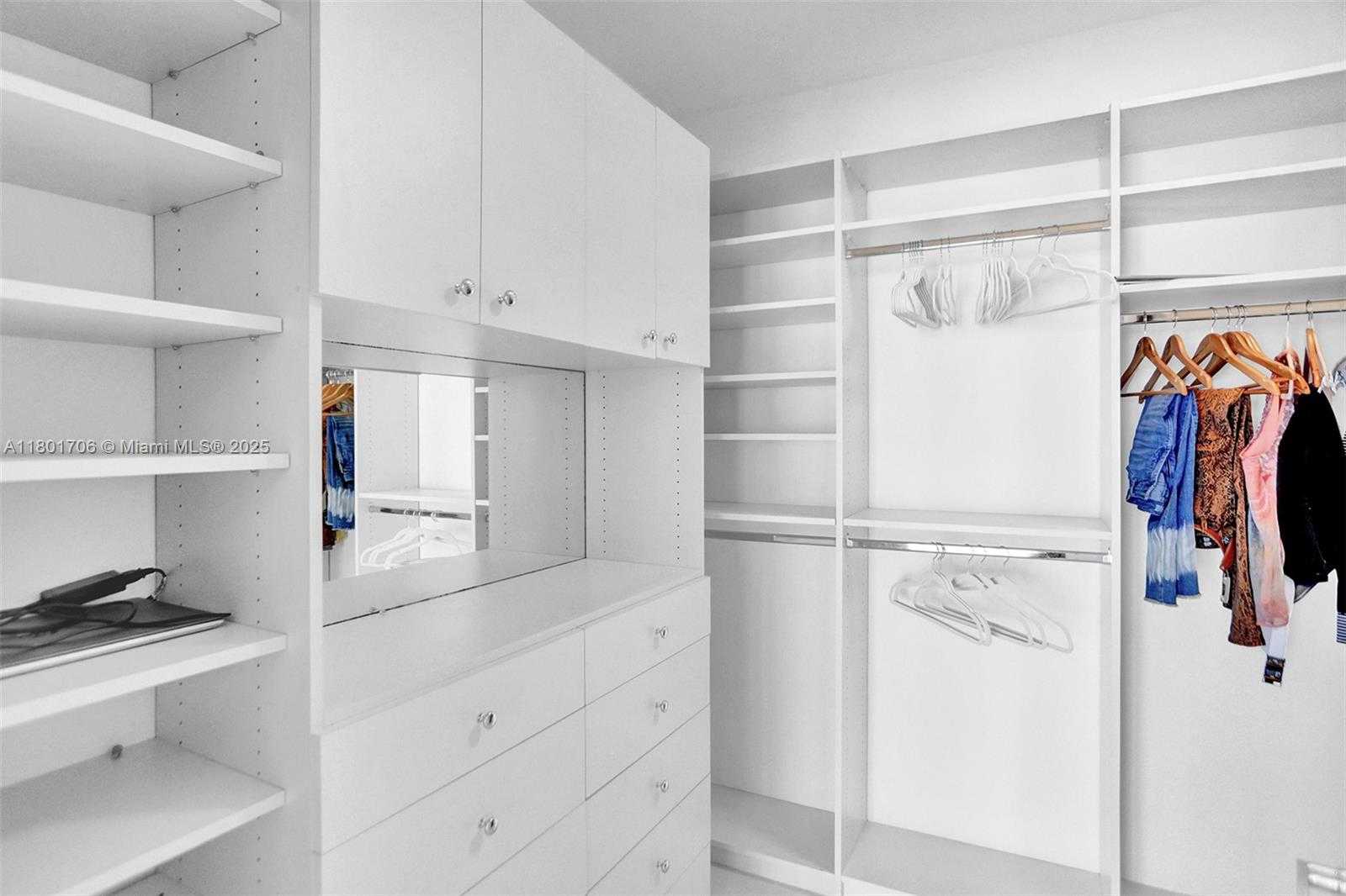 Small Image of 3101 SOUTH OCEAN DR #2005 (available June 1), Hollywood Number 34