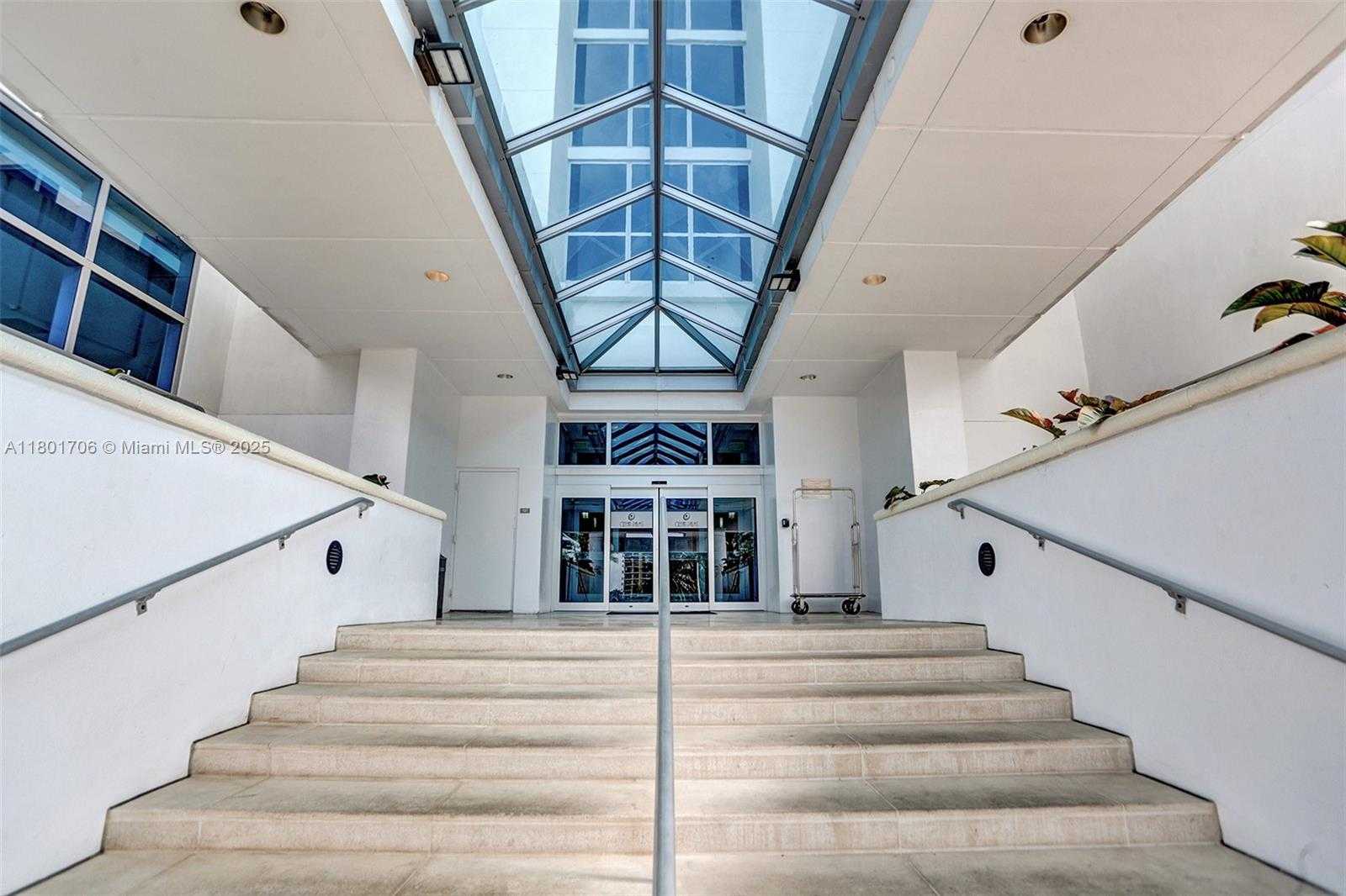Small Image of 3101 SOUTH OCEAN DR #2005 (available June 1), Hollywood Number 51