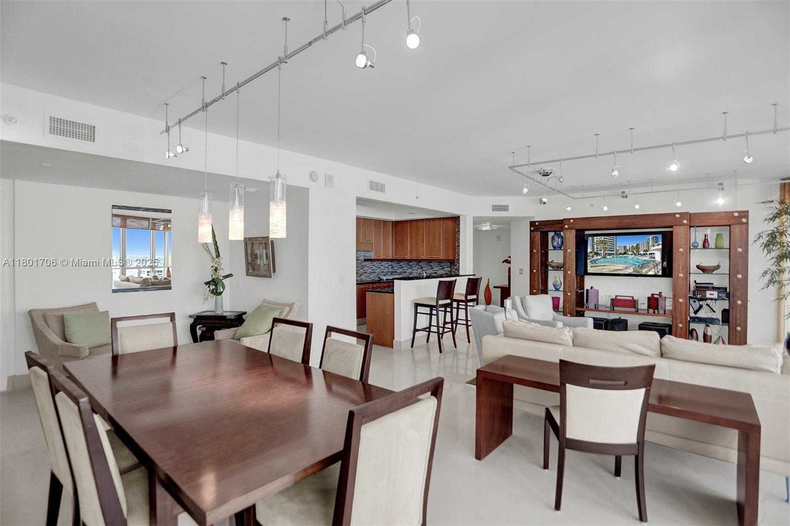 Small Image of 3101 SOUTH OCEAN DR #2005 (available June 1), Hollywood Number 9