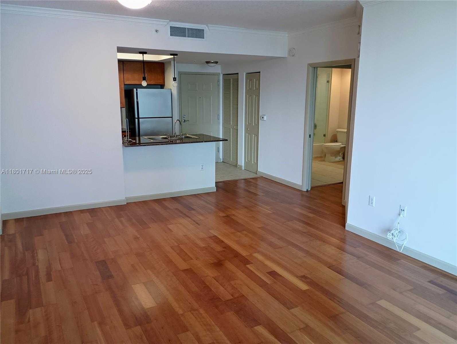 Small Image of 2000 NORTH BAYSHORE DR #1508, Miami Number 3