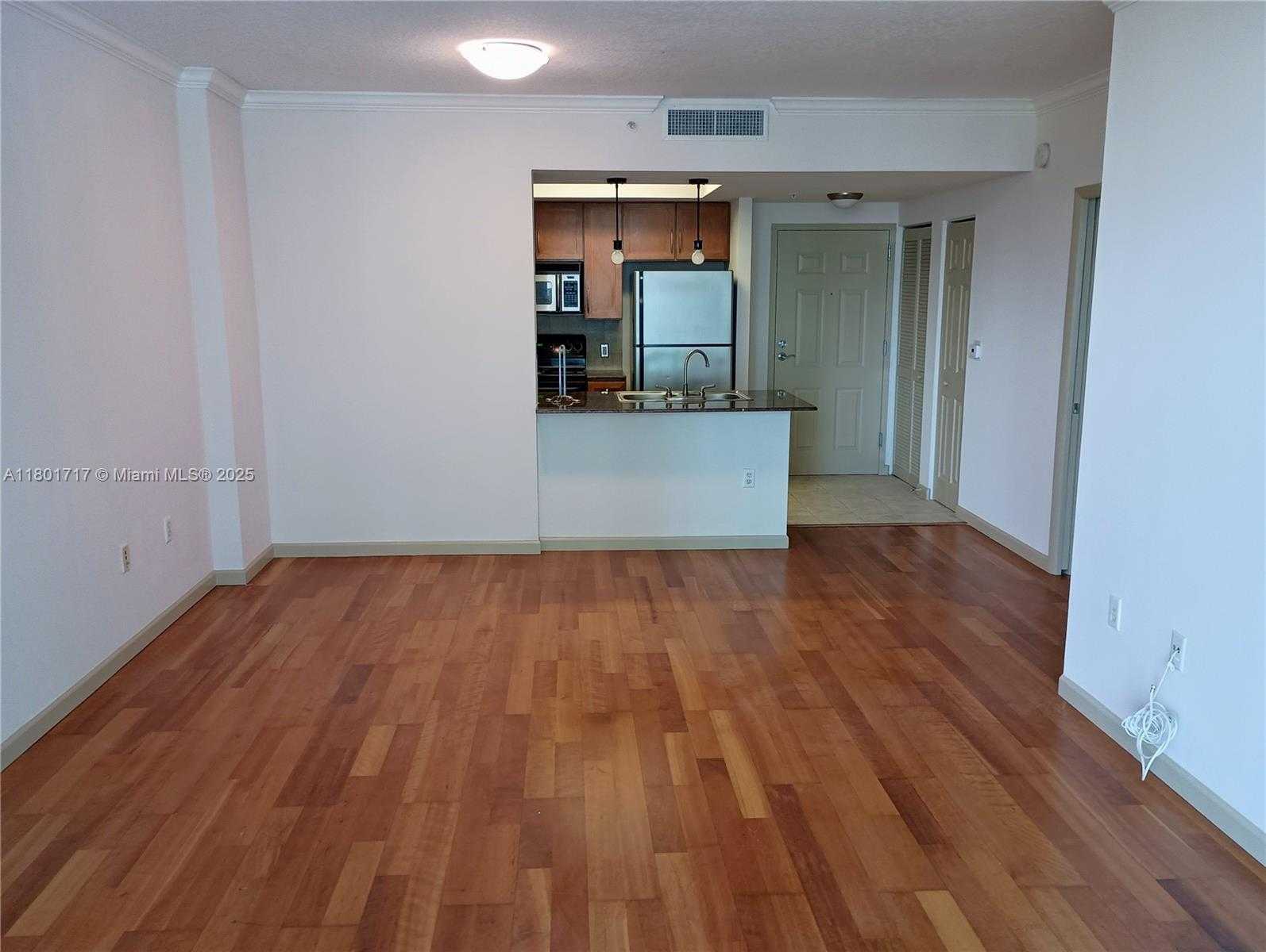 Small Image of 2000 NORTH BAYSHORE DR #1508, Miami Number 4