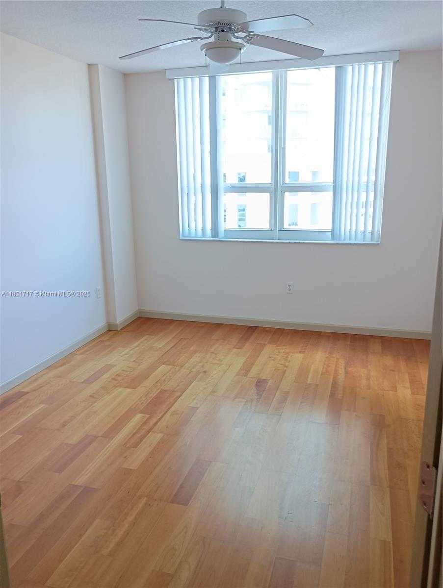 Small Image of 2000 NORTH BAYSHORE DR #1508, Miami Number 7