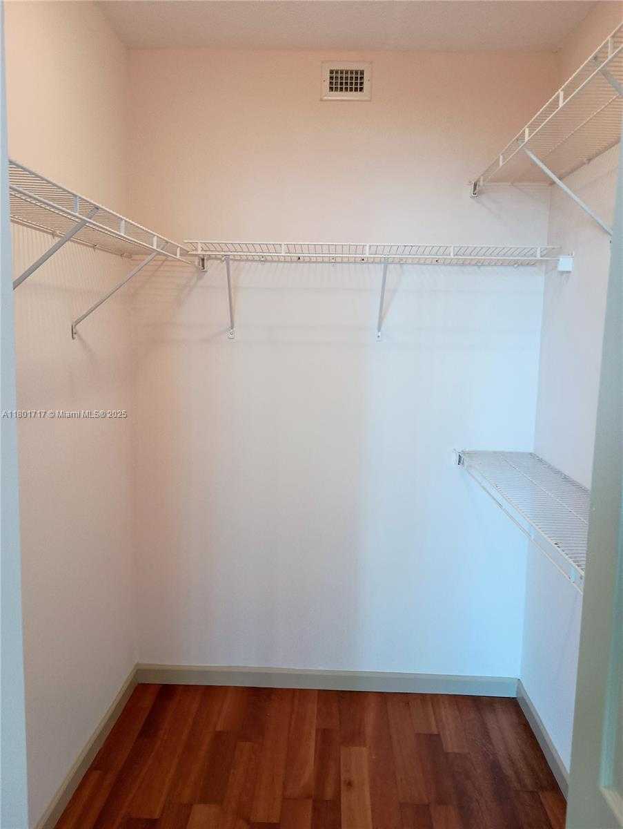 Small Image of 2000 NORTH BAYSHORE DR #1508, Miami Number 9