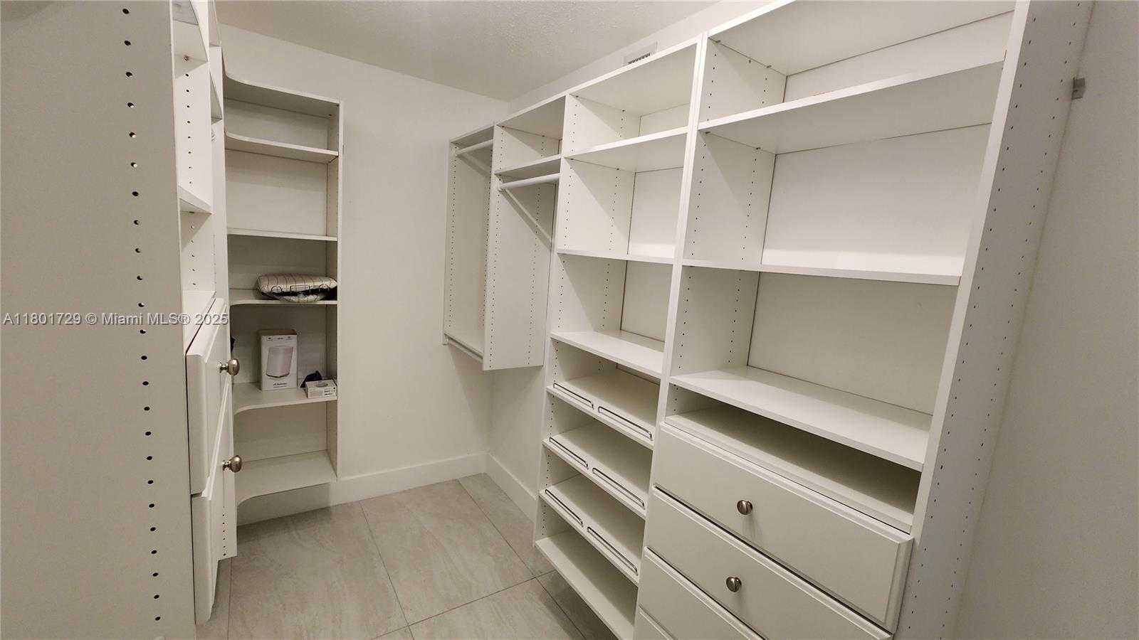Small Image of 1501 SOUTH OCEAN DR #301, Hollywood Number 31