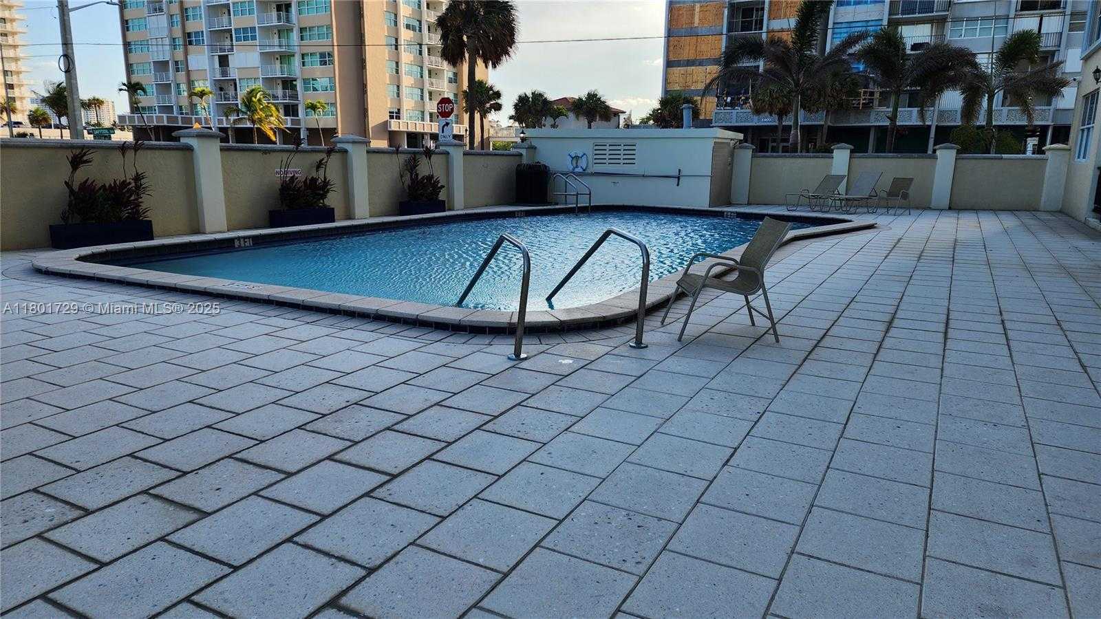 Small Image of 1501 SOUTH OCEAN DR #301, Hollywood Number 54