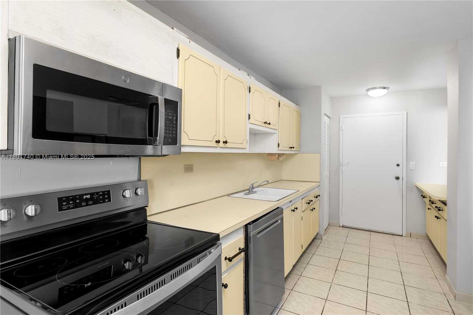 Small Image of 7135 COLLINS AVE #1132, Miami Beach Number 9