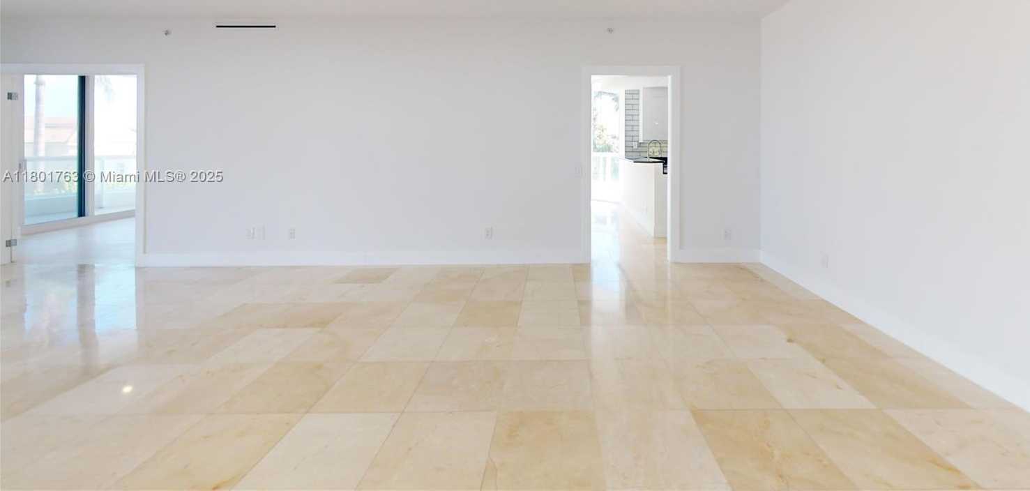 Small Image of 21050 NE 38th Ave, Miami, FL 33180, USA Number 10