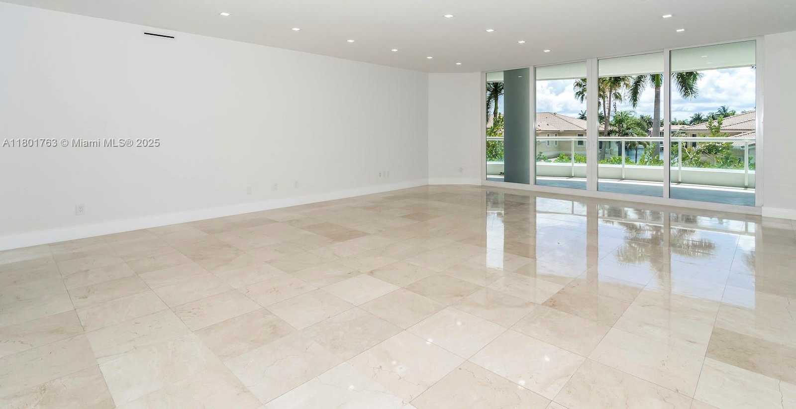 Small Image of 21050 NE 38th Ave, Miami, FL 33180, USA Number 12
