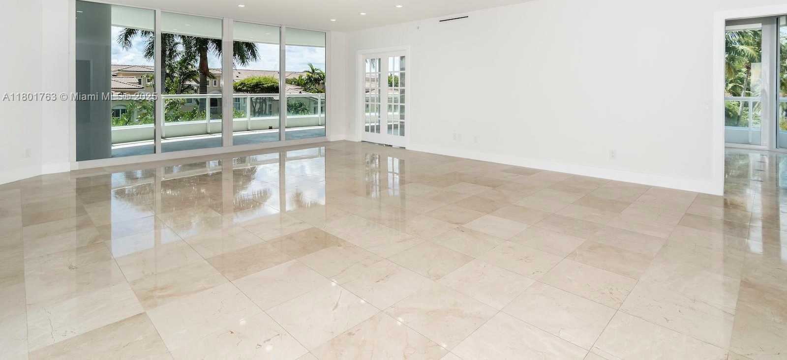 Small Image of 21050 NE 38th Ave, Miami, FL 33180, USA Number 13