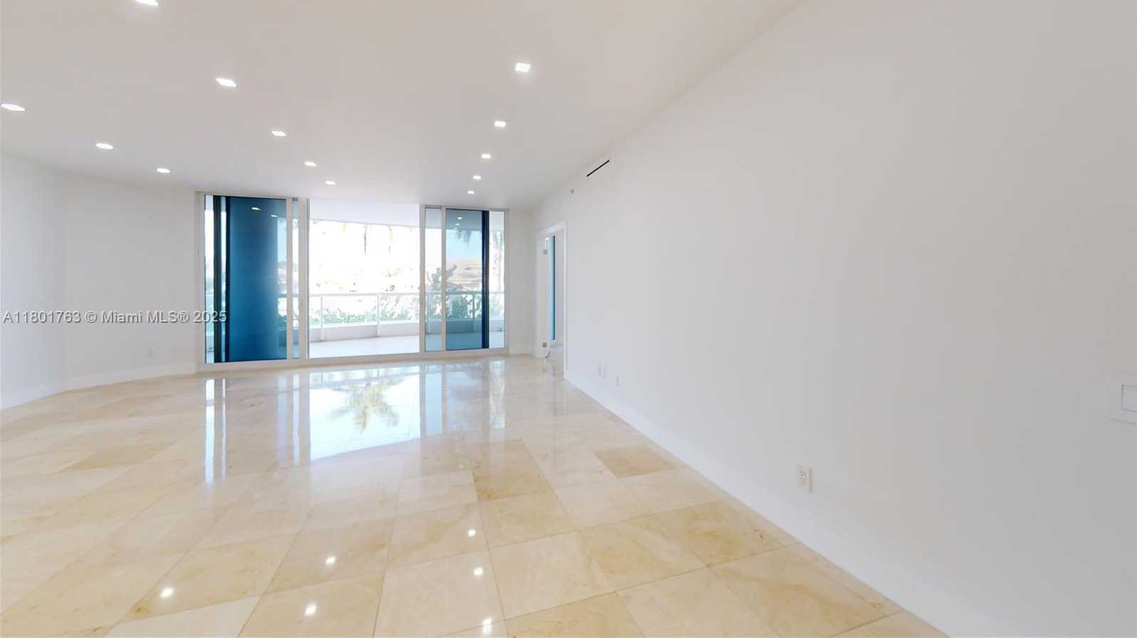 Small Image of 21050 NE 38th Ave, Miami, FL 33180, USA Number 15
