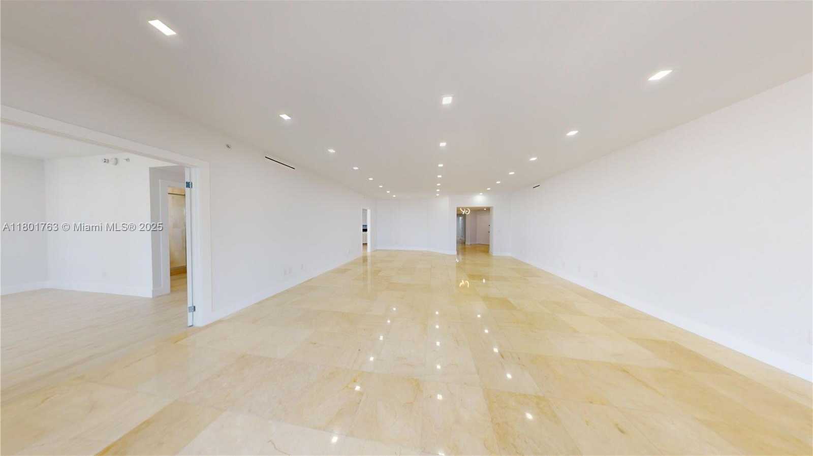 Small Image of 21050 NE 38th Ave, Miami, FL 33180, USA Number 17