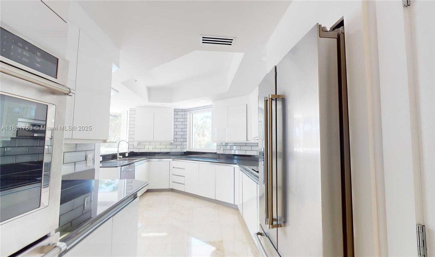 Small Image of 21050 NE 38th Ave, Miami, FL 33180, USA Number 25
