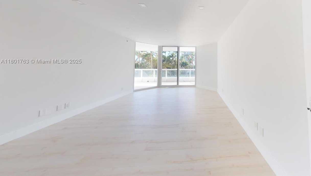 Small Image of 21050 NE 38th Ave, Miami, FL 33180, USA Number 28