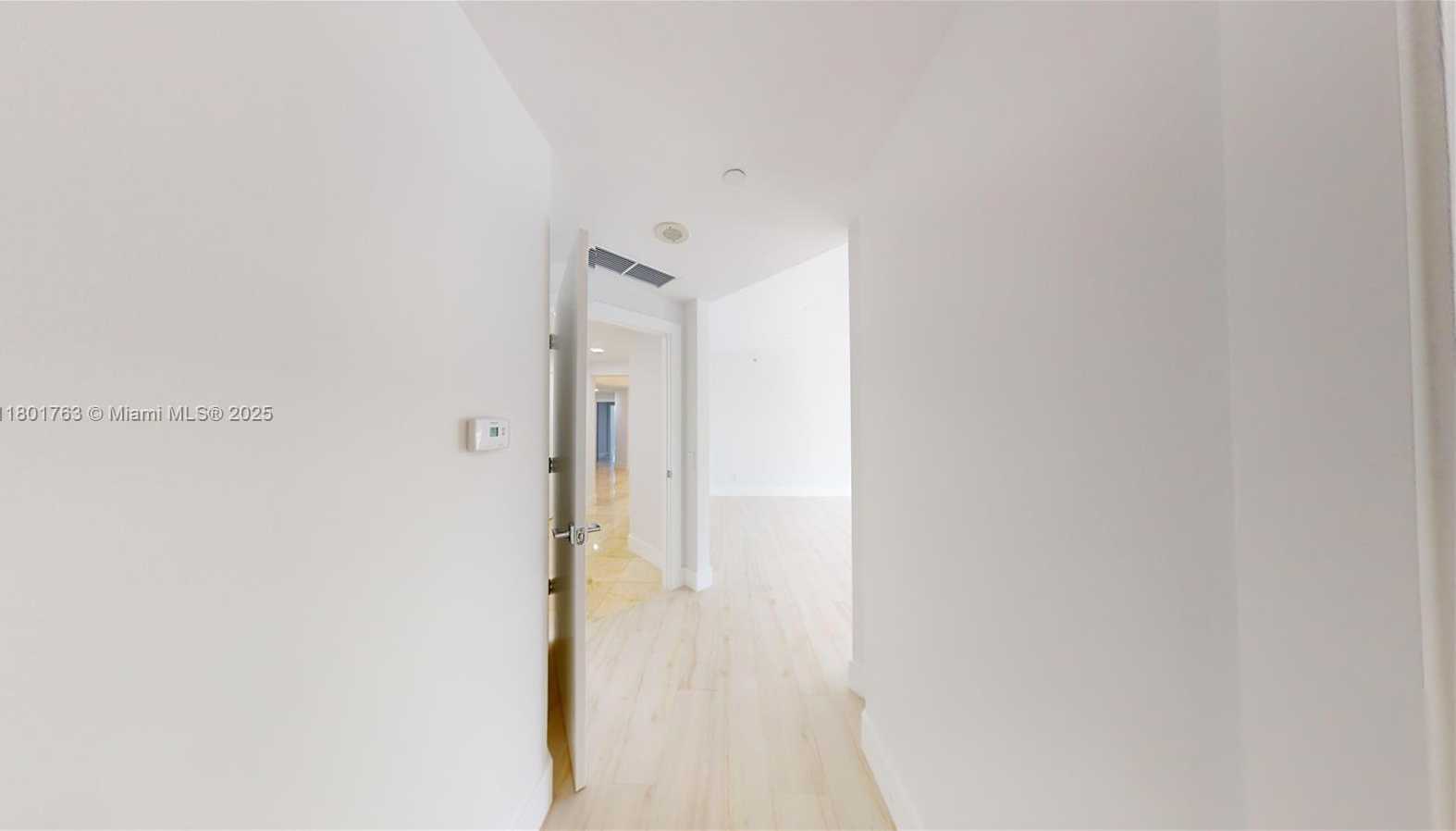 Small Image of 21050 NE 38th Ave, Miami, FL 33180, USA Number 30