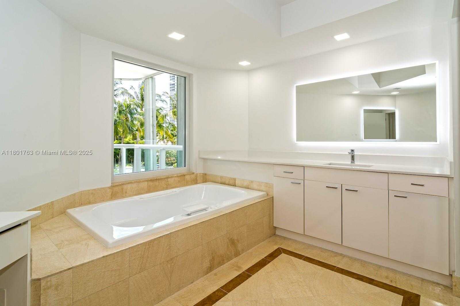 Small Image of 21050 NE 38th Ave, Miami, FL 33180, USA Number 33