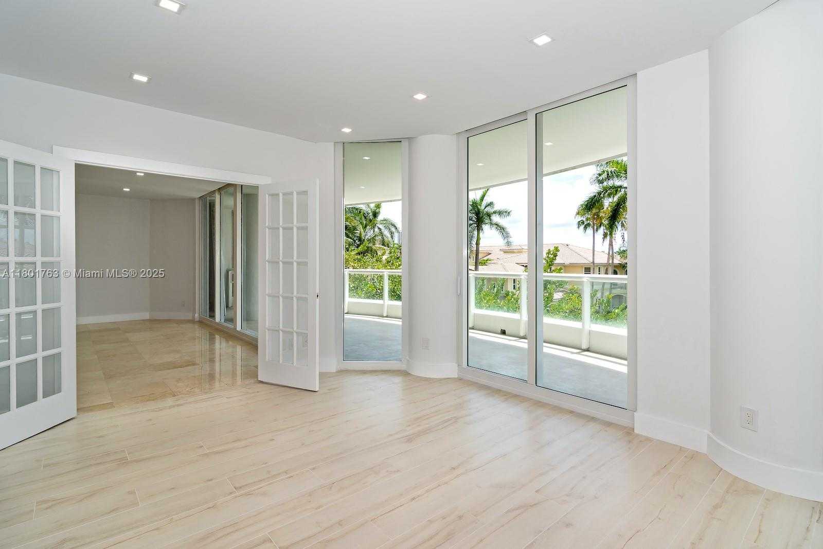 Small Image of 21050 NE 38th Ave, Miami, FL 33180, USA Number 45